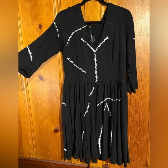 Vixen Catwoman Stitches Dress XL - Picture 1 of 3
